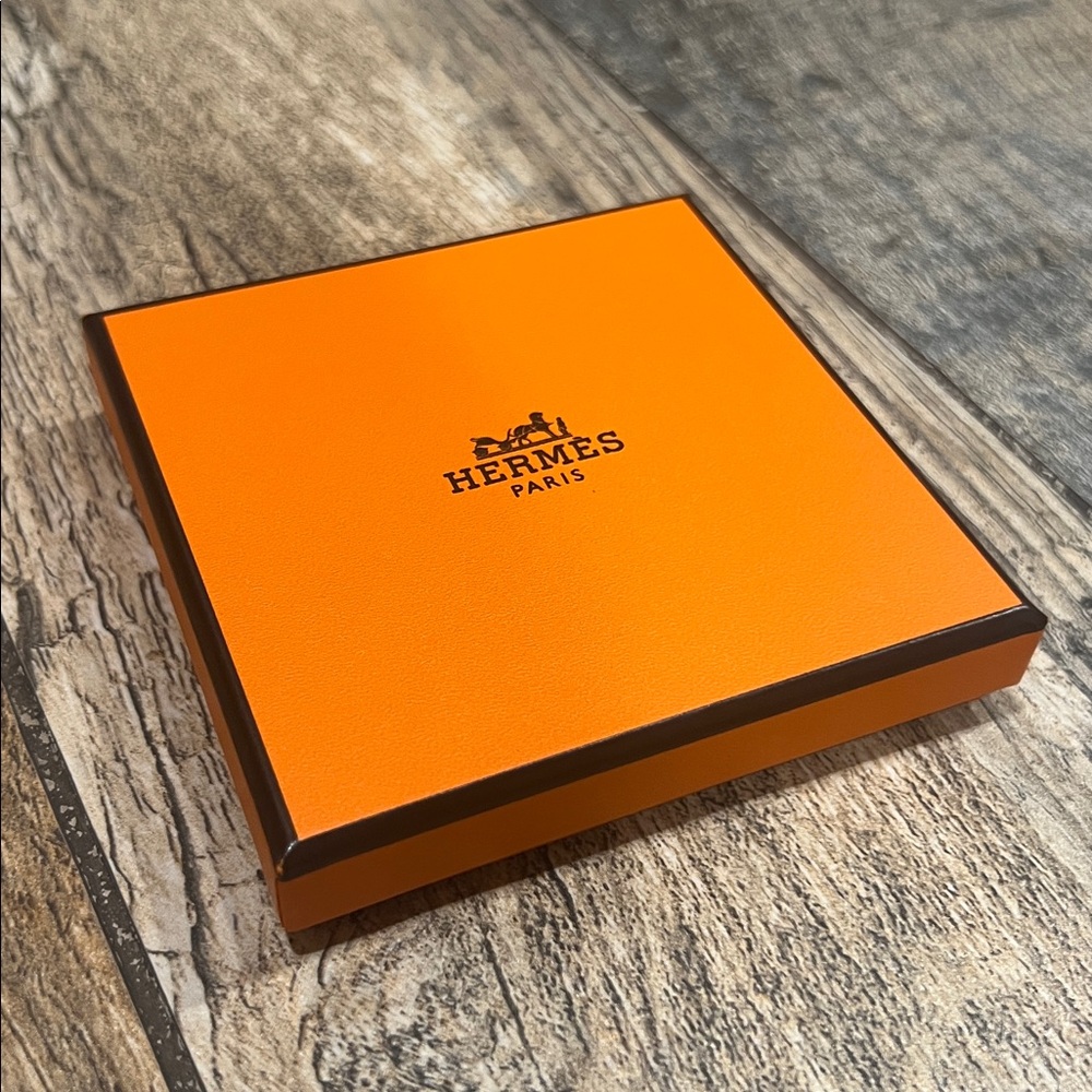 Hermes Gift Storage Box - Picture 4 of 14